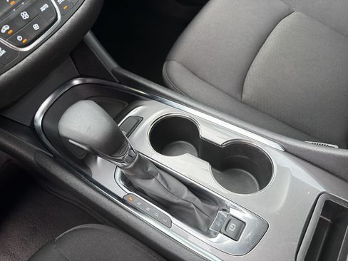 Used 2023 Chevrolet Malibu LT FWD image 9