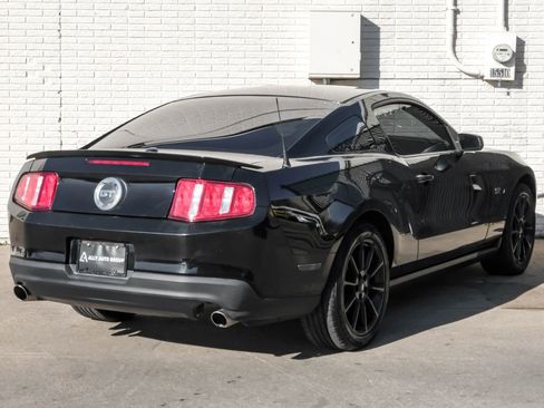 Used 2010 Ford Mustang GT image 7