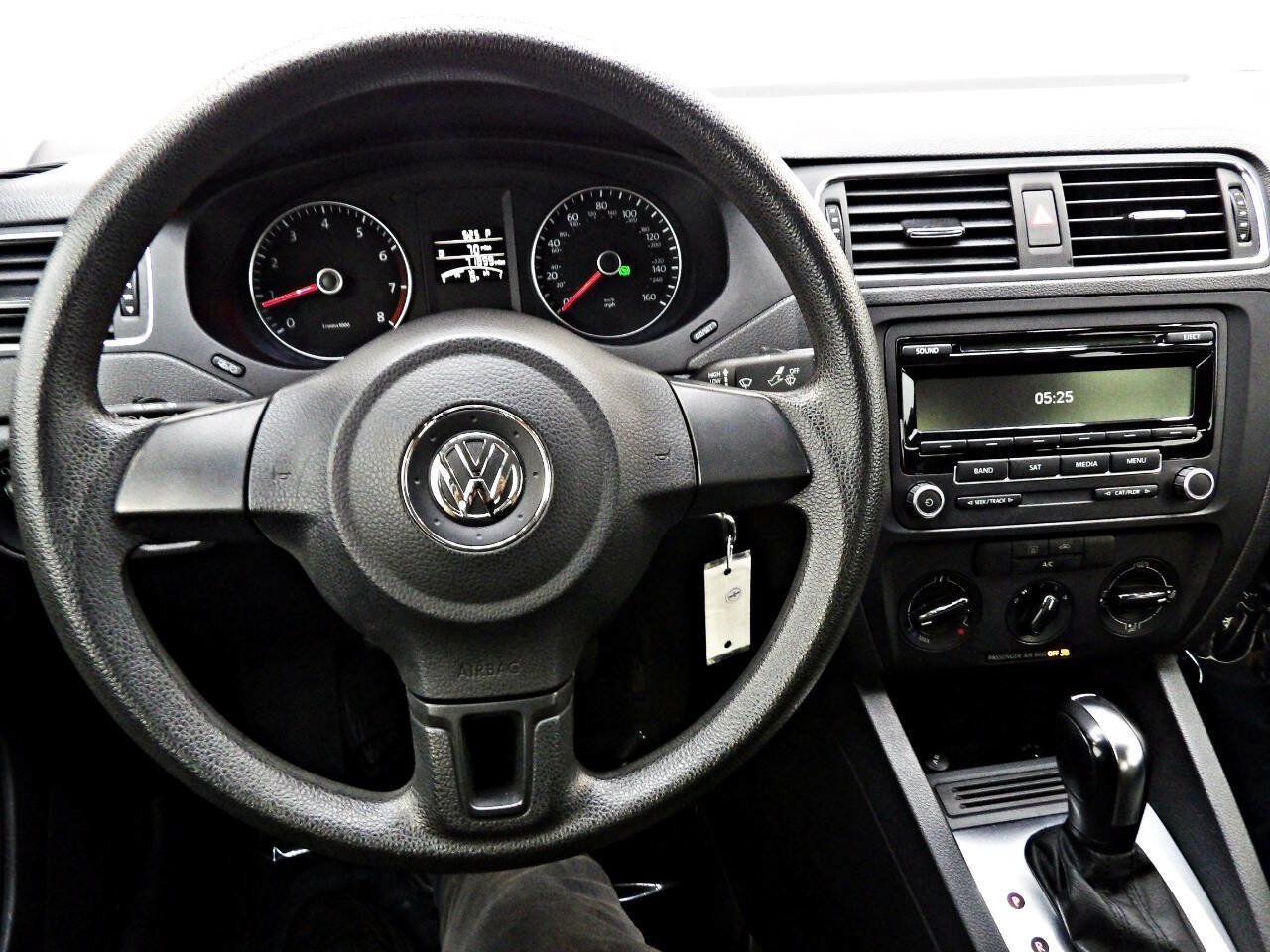 Used 2014 Volkswagen Jetta SE FWD image 16