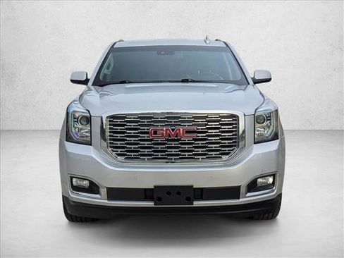 Used 2019 GMC Yukon Denali image 2