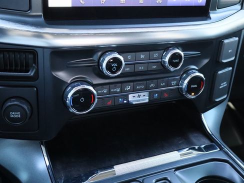 Used 2022 Ford F150 Lariat image 17