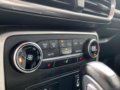 Used 2018 Ford EcoSport SE image 27