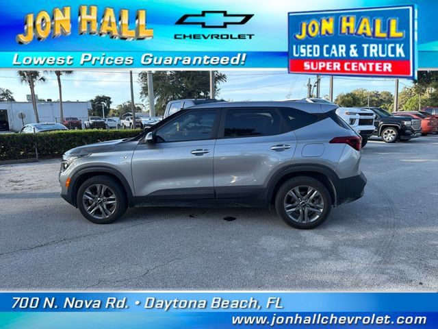 Used 2023 Kia Seltos LX AWD/4WD image 5