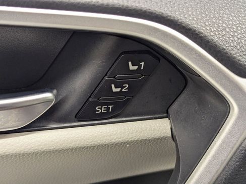 Used 2023 Toyota RAV4 XLE Premium image 19