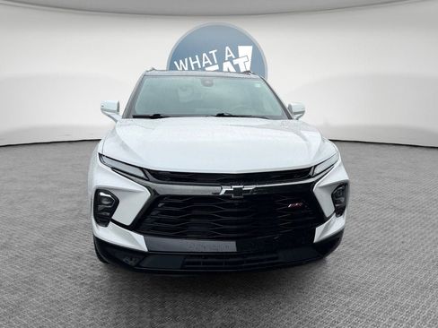 Used 2023 Chevrolet Blazer RS w/ Driver Confidence II Package FWD image 9