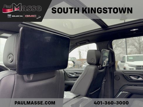Used 2023 GMC Yukon XL Denali w/ Denali Reserve Package image 9
