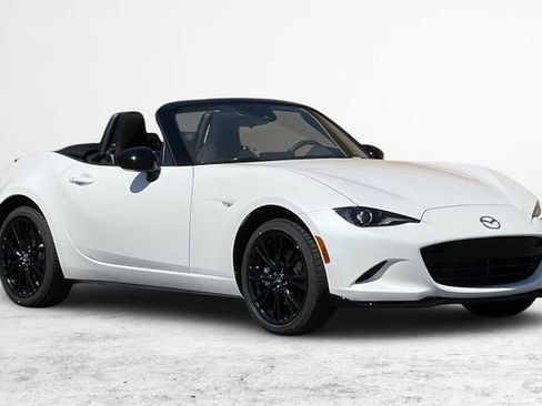 New 2026 MAZDA MX-5 Miata Club w/ Interior Package RWD image 2