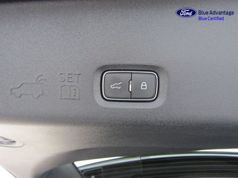 Certified 2025 Ford Expedition Platinum AWD/4WD image 36