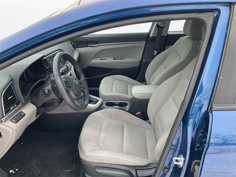 Used 2017 Hyundai Elantra SE image 9