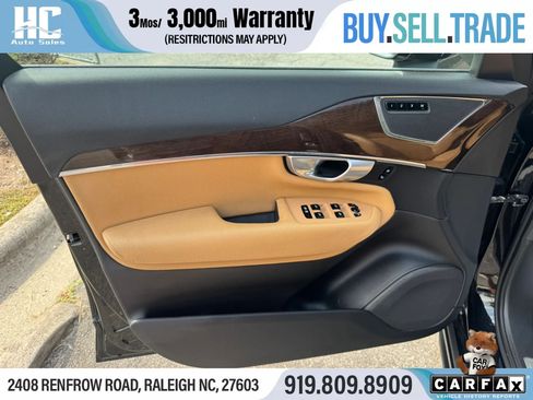 Used 2016 Volvo XC90 T6 Momentum w/ Momentum Plus Package AWD/4WD image 14