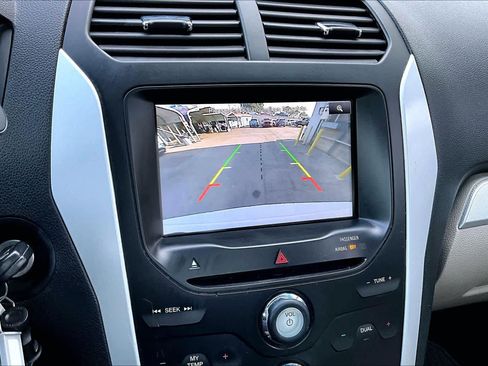 Used 2014 Ford Explorer XLT w/ Equipment Group 202A image 28