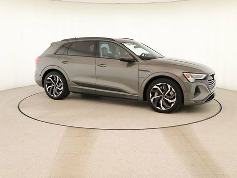 Certified 2024 Audi Q8 e-tron Premium Plus w/ Premium Plus Package image 9