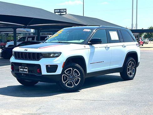 Used 2022 Jeep Grand Cherokee Trailhawk AWD/4WD image 2