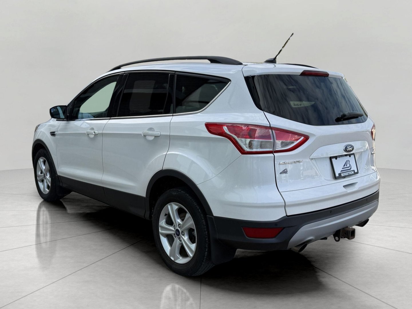 Used 2015 Ford Escape SE w/ Equipment Group 201A FWD image 9