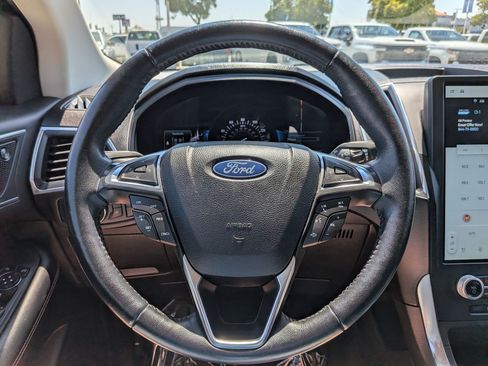 Used 2022 Ford Edge Titanium AWD/4WD image 15