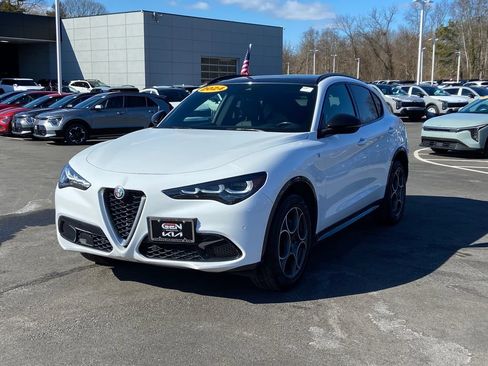 Used 2024 Alfa Romeo Stelvio Ti w/ Active Assist Plus Package image 7