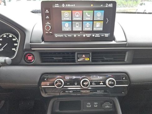 Used 2025 Honda Pilot Touring image 18