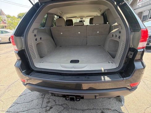 Used 2011 Jeep Grand Cherokee Laredo w/ Security & Convenience Group AWD/4WD image 37