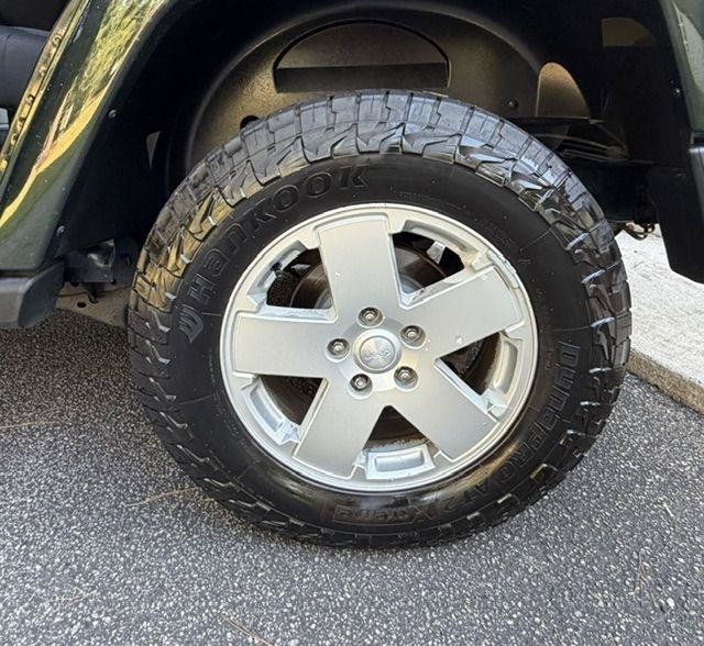 Used 2011 Jeep Wrangler Unlimited Sahara w/ Connectivity Group AWD/4WD image 34