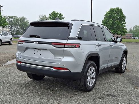 Used 2022 Jeep Grand Cherokee Limited AWD/4WD image 11