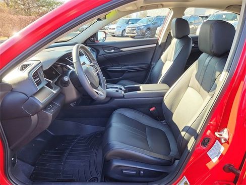 Used 2018 Honda Civic Touring image 15