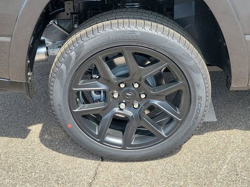 New 2026 RAM 1500 Laramie AWD/4WD image 5