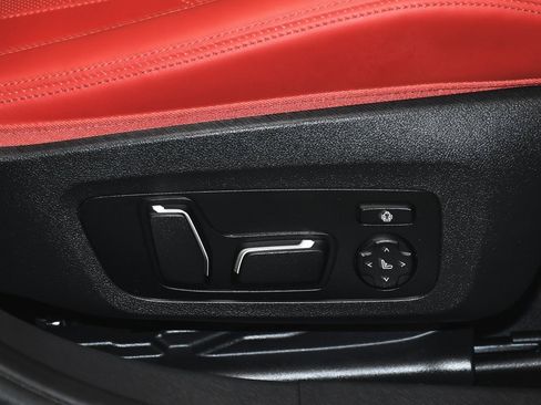 Used 2025 BMW M3 Competition w/ Executive Package image 72