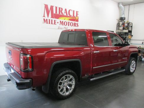 Used 2018 GMC Sierra 1500 SLT AWD/4WD image 7