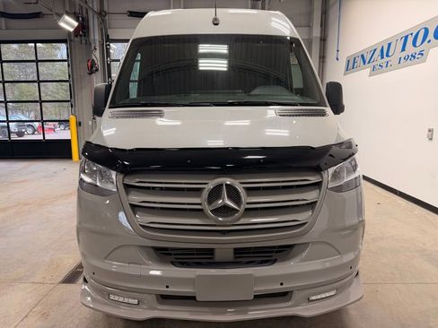 Used 2022 Mercedes-Benz Sprinter 2500 image 4