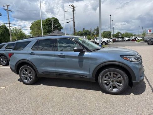 New 2026 Ford Explorer Active AWD/4WD image 2