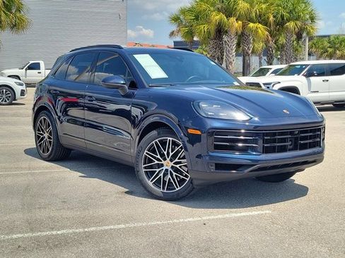 Certified 2024 Porsche Cayenne AWD/4WD image 33