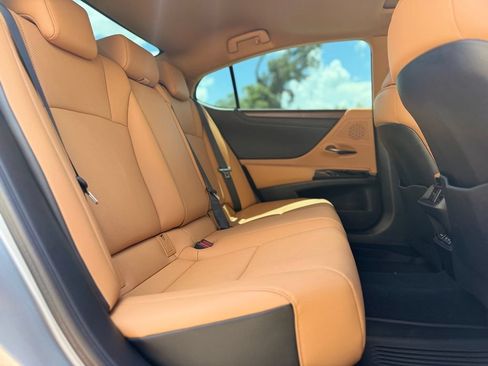 Used 2023 Lexus ES 350 w/ Premium Package FWD image 24