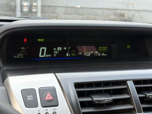 Used 2014 Toyota Prius V Three FWD image 21