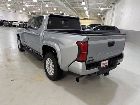 Used 2024 Toyota Tacoma SR5 AWD/4WD image 6