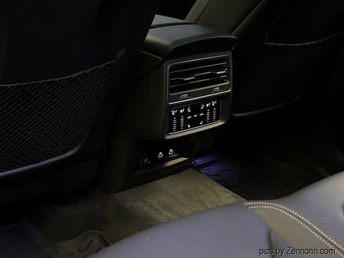 Used 2025 Audi Q8 Premium Plus image 14