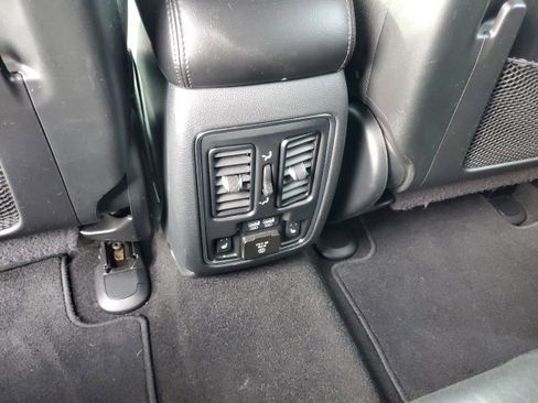 Used 2019 Jeep Grand Cherokee Limited w/ Luxury Group II image 17