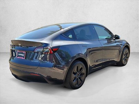 Used 2025 Tesla Model Y Long Range AWD/4WD image 5