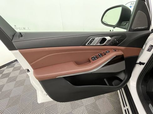 Used 2025 BMW X5 xDrive40i AWD/4WD image 26