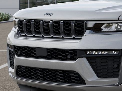 New 2026 Jeep Grand Cherokee Limited Reserve image 11