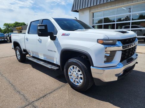 Used 2023 Chevrolet Silverado 2500 LT w/ Convenience Package AWD/4WD image 2