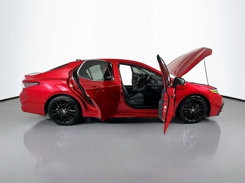 Used 2022 Toyota Camry XSE image 25