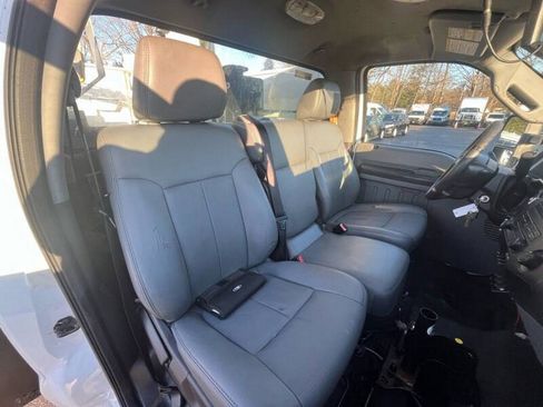 Used 2011 Ford F550 2WD Reg Cab 141 WB 60 CA XL w/ Snow Plow Prep Pkg image 32