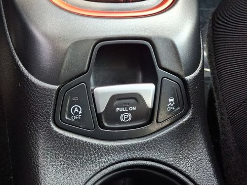 Used 2020 Jeep Compass Trailhawk w/ Cold Weather Group AWD/4WD image 24