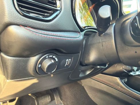 Used 2025 Dodge Durango GT AWD/4WD image 33