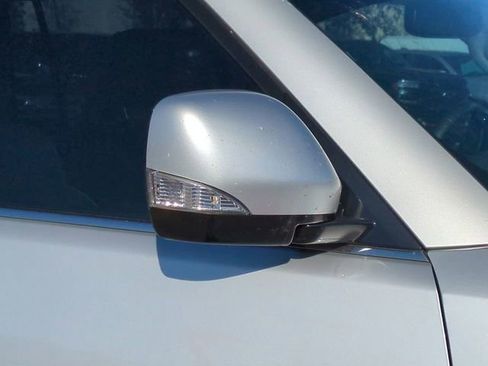 Used 2021 Nissan Armada SV w/ SV Appearance Package image 12