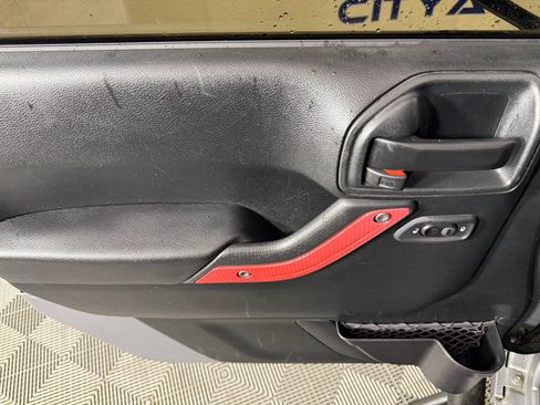 Used 2018 Jeep Wrangler Unlimited Sport S image 18