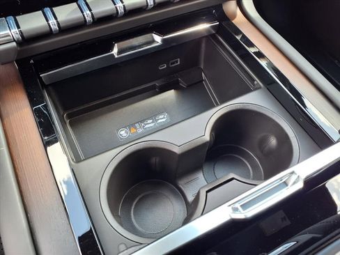 New 2026 GMC Yukon Denali w/ Denali Reserve Package AWD/4WD image 13