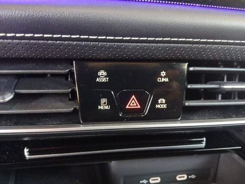 Used 2024 Volkswagen Atlas SEL Premium R-Line AWD/4WD image 13