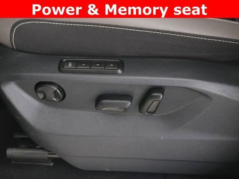 Used 2021 Volkswagen Atlas Cross Sport SEL image 19