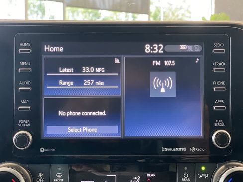 Used 2022 Toyota Highlander XLE AWD/4WD image 19